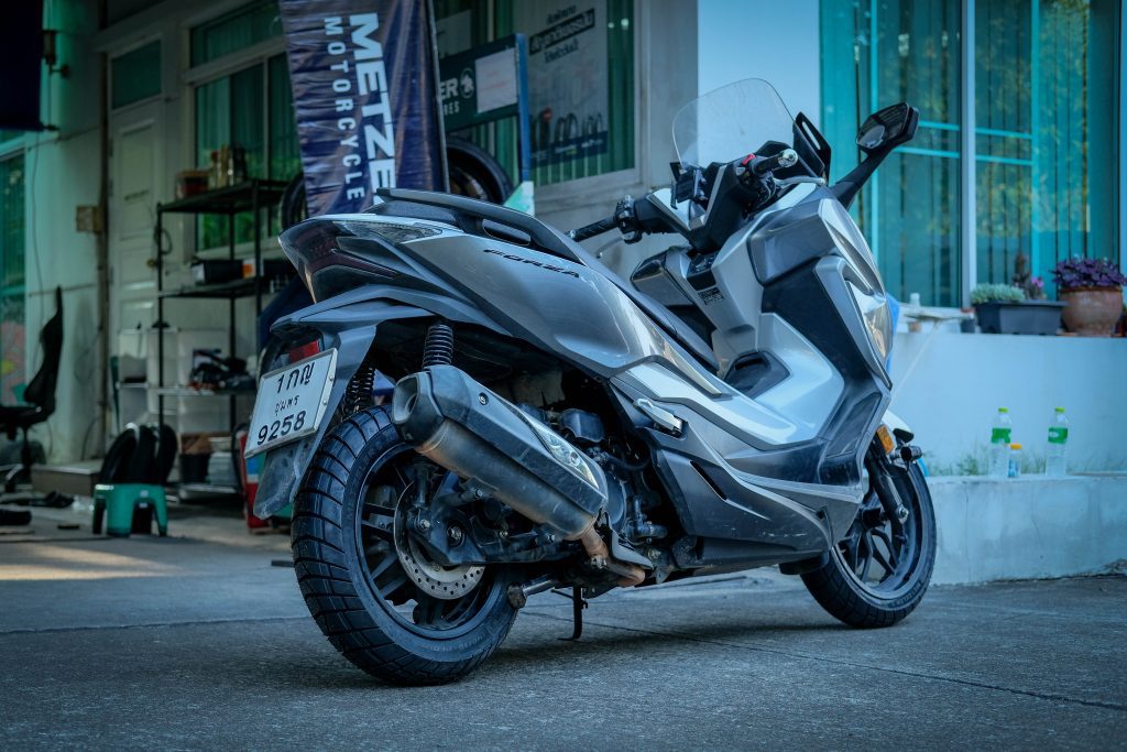 METZELER KAROO STREET สำหรับ Forza,Xmax และ ADV350