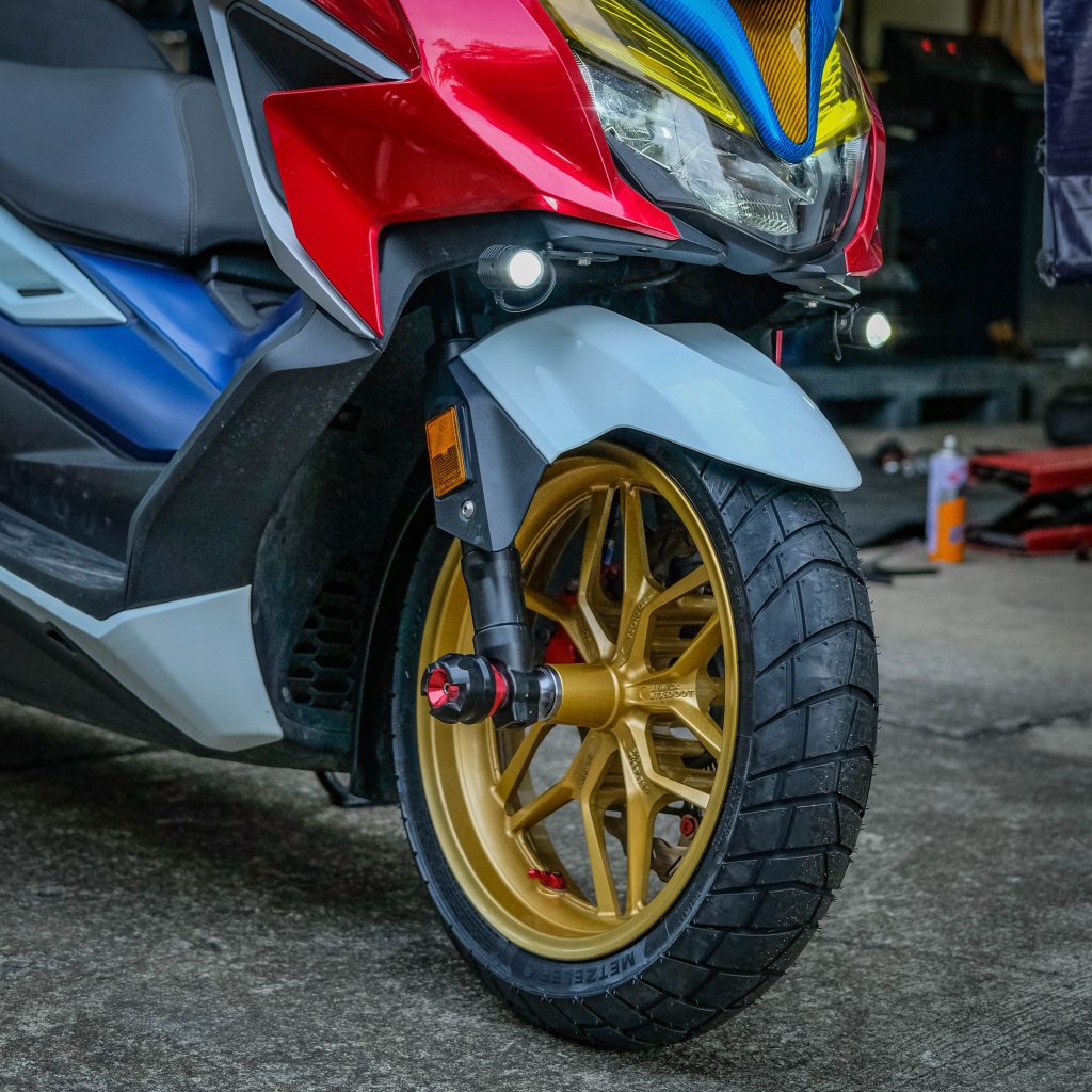 METZELER KAROO STREET สำหรับ Forza,Xmax และ ADV350