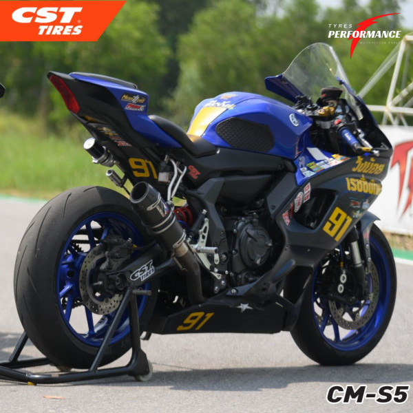 S5 ยางสปอร์ตกึ่งสนาม ยึดเกาะในระดับที่สูงที่สุด ใช้งานได้เต็มประสิทธิภาพในความเร็วสูงสุด ในระยะเวลาที่สั้น